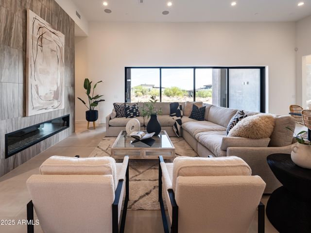 35065 N 83rd Place, Scottsdale, AZ 85266