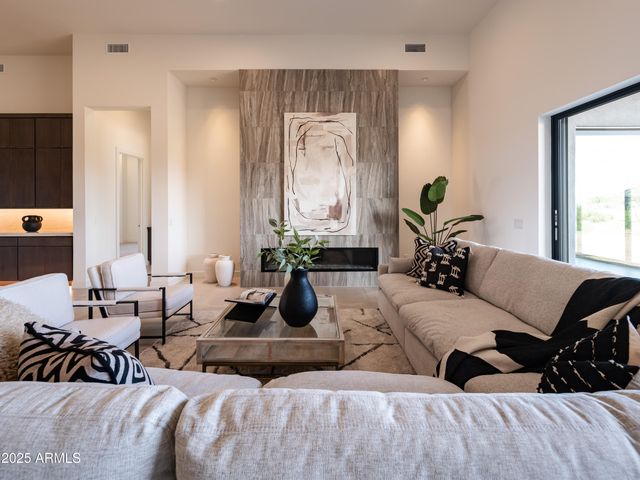 35065 N 83rd Place, Scottsdale, AZ 85266