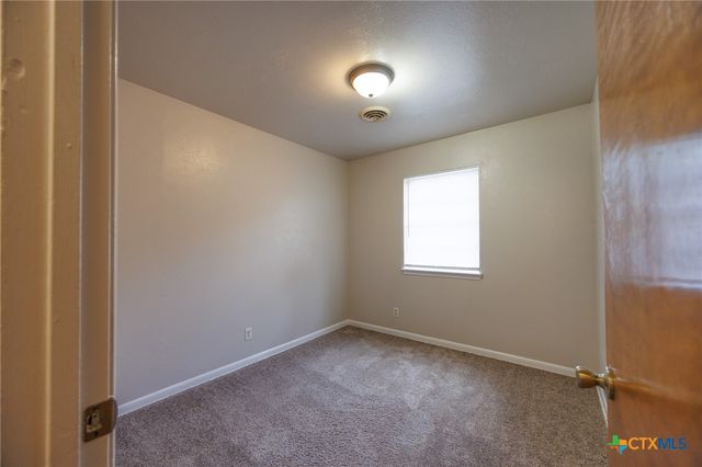 703 W Avenue F, Copperas Cove, TX 76522