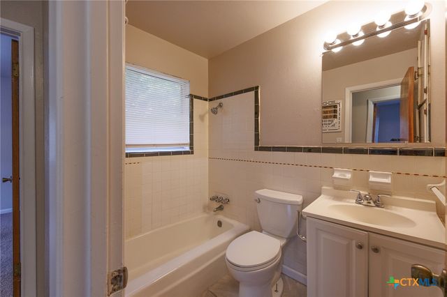 703 W Avenue F, Copperas Cove, TX 76522