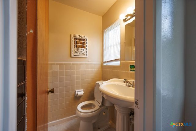 703 W Avenue F, Copperas Cove, TX 76522