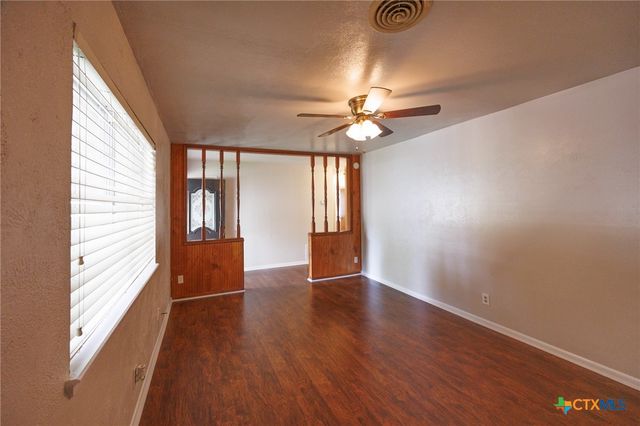 703 W Avenue F, Copperas Cove, TX 76522