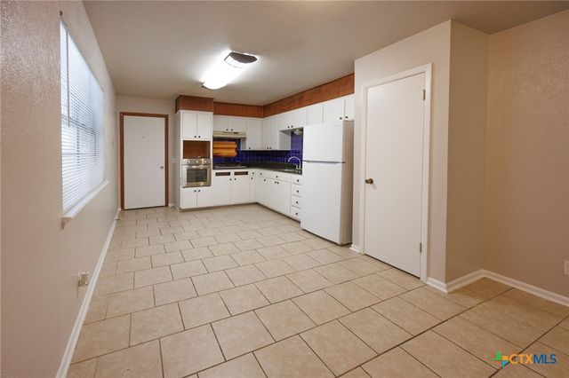 703 W Avenue F, Copperas Cove, TX 76522