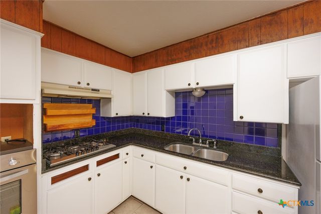 703 W Avenue F, Copperas Cove, TX 76522