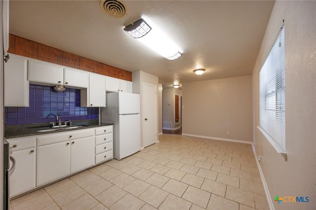 703 W Avenue F, Copperas Cove, TX 76522