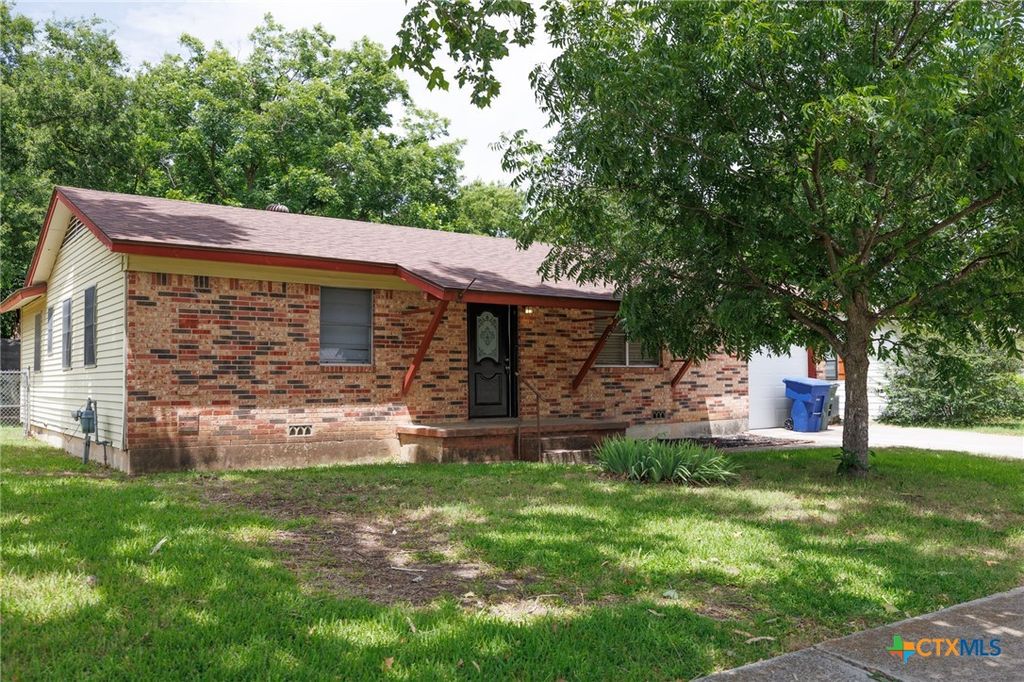 703 W Avenue F, Copperas Cove, TX 76522