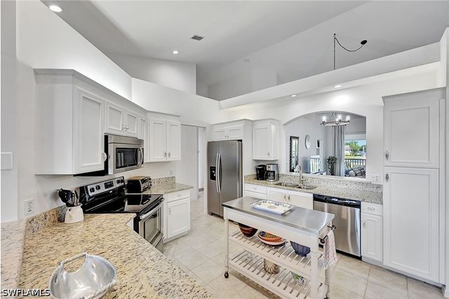 5932 Sand Wedge LN 1706, Naples, FL 34110