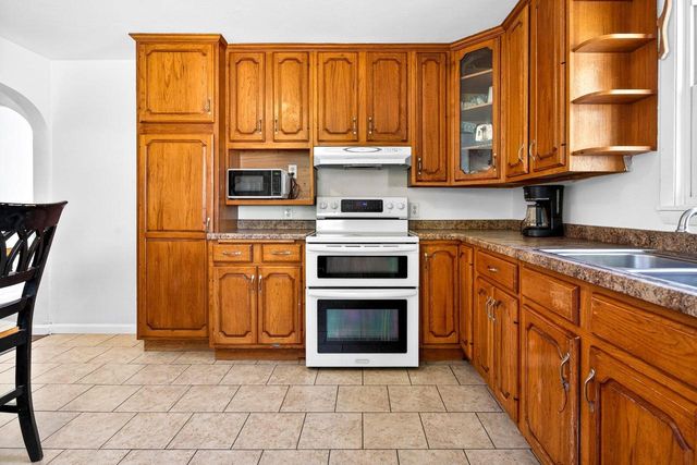 1236 E GLENDALE AVENUE, Appleton, WI 54911