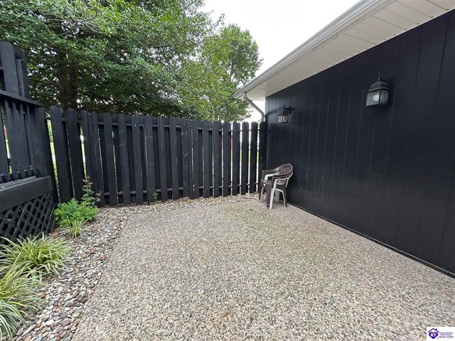 301 Edgewood Avenue, Elizabethtown, KY 42701