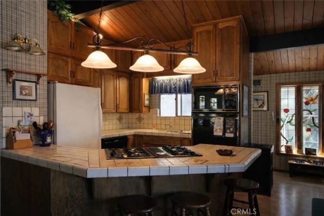 1962 Nob Hill, Running Springs, CA 92382