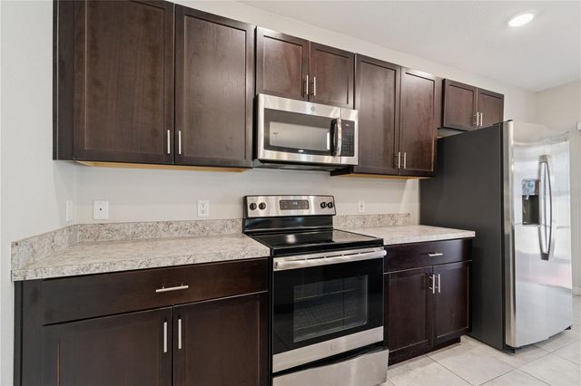 920 NW 253 DRIVE, Newberry, FL 32669