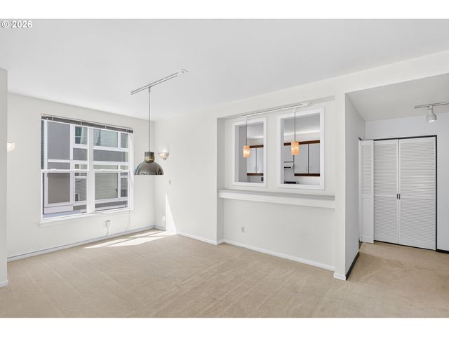 1710 S HARBOR Way C-307, Portland, OR 97201