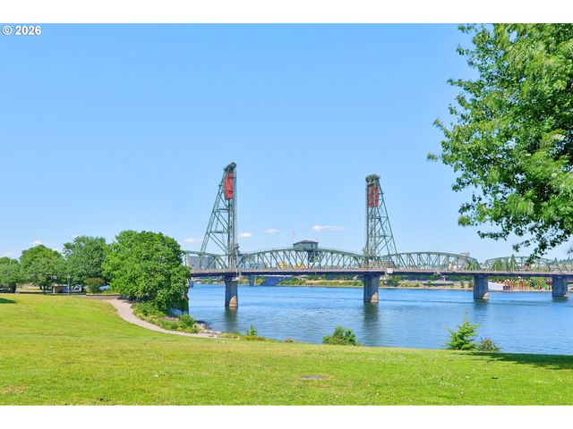 1710 S HARBOR Way C-307, Portland, OR 97201
