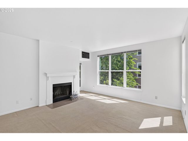 1710 S HARBOR Way C-307, Portland, OR 97201