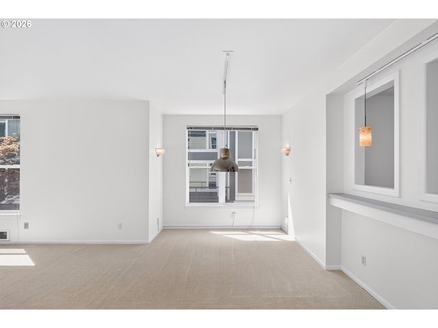 1710 S HARBOR Way C-307, Portland, OR 97201