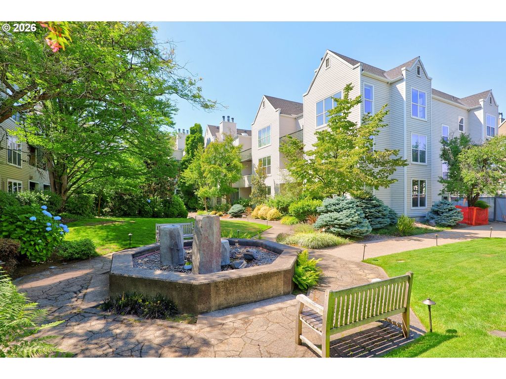 1710 S HARBOR Way C-307, Portland, OR 97201