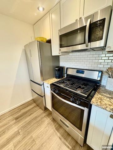 231 Cambridge Drive, Ramsey, NJ 07446