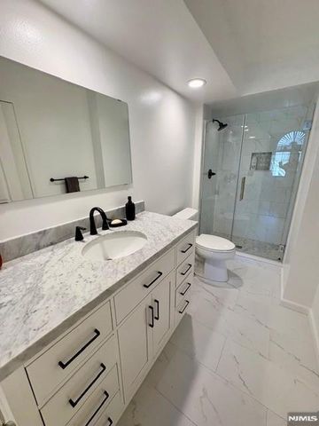 231 Cambridge Drive, Ramsey, NJ 07446