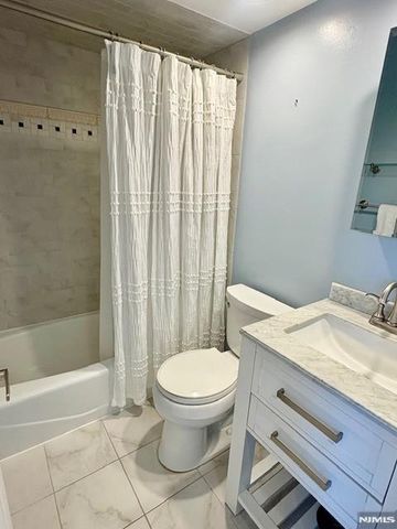 231 Cambridge Drive, Ramsey, NJ 07446