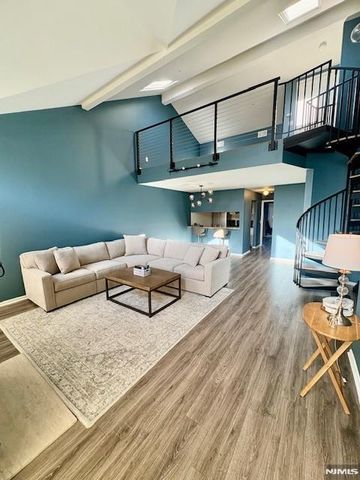 231 Cambridge Drive, Ramsey, NJ 07446