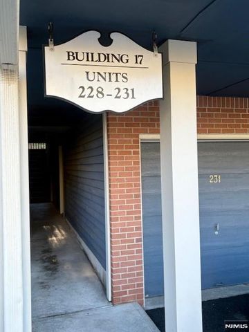 231 Cambridge Drive, Ramsey, NJ 07446