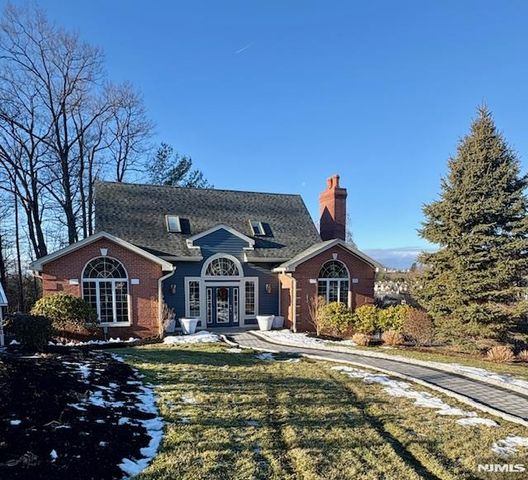 231 Cambridge Drive, Ramsey, NJ 07446