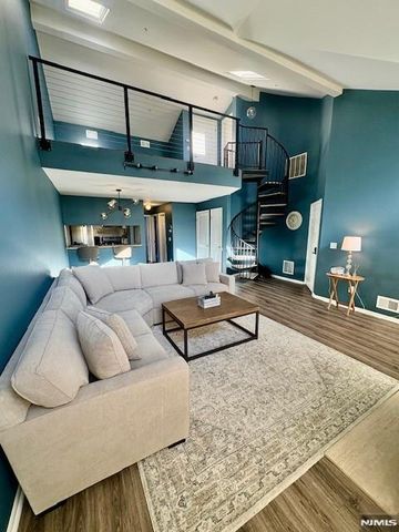 231 Cambridge Drive, Ramsey, NJ 07446