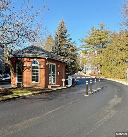 231 Cambridge Drive, Ramsey, NJ 07446