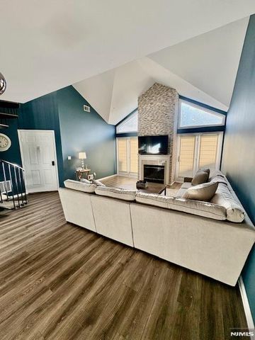 231 Cambridge Drive, Ramsey, NJ 07446