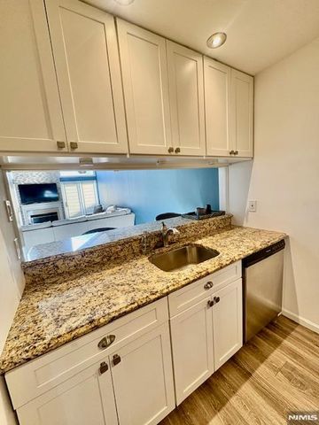 231 Cambridge Drive, Ramsey, NJ 07446