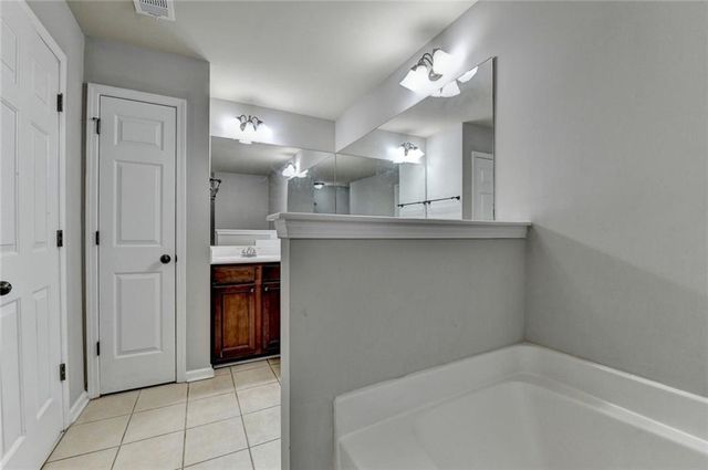 617 Grove Manor Park, Suwanee, GA 30024