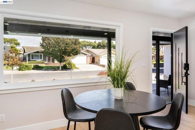25589 Belhaven St, Hayward, CA 94545