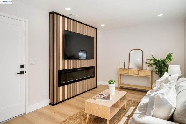 25589 Belhaven St, Hayward, CA 94545