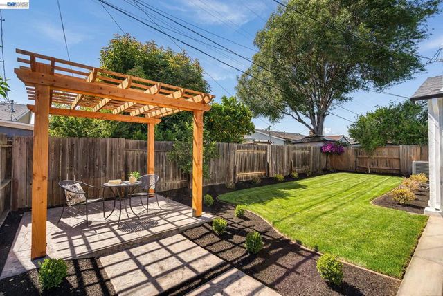 25589 Belhaven St, Hayward, CA 94545