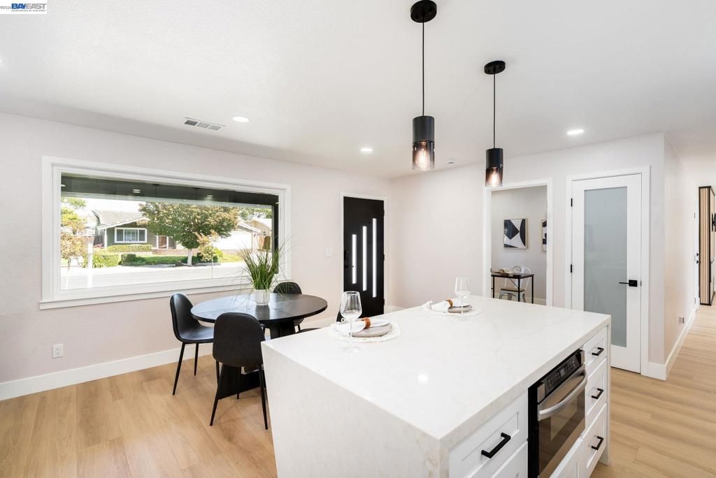 Image 10 of property listing at 25589 Belhaven St, Hayward, CA 94545