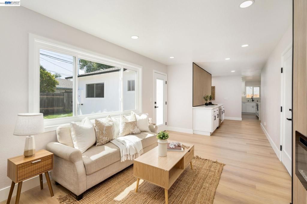 Image 21 of property listing at 25589 Belhaven St, Hayward, CA 94545
