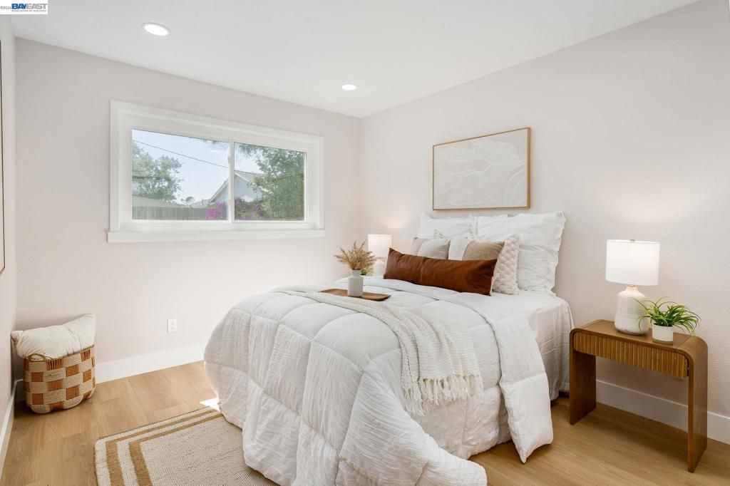 Image 25 of property listing at 25589 Belhaven St, Hayward, CA 94545