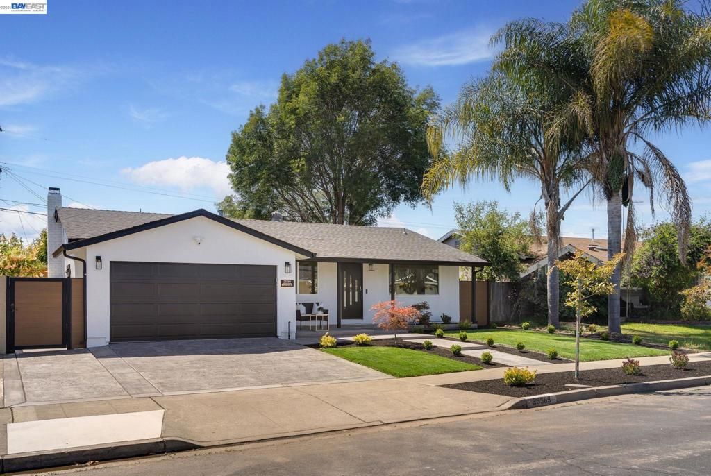 Image 3 of property listing at 25589 Belhaven St, Hayward, CA 94545