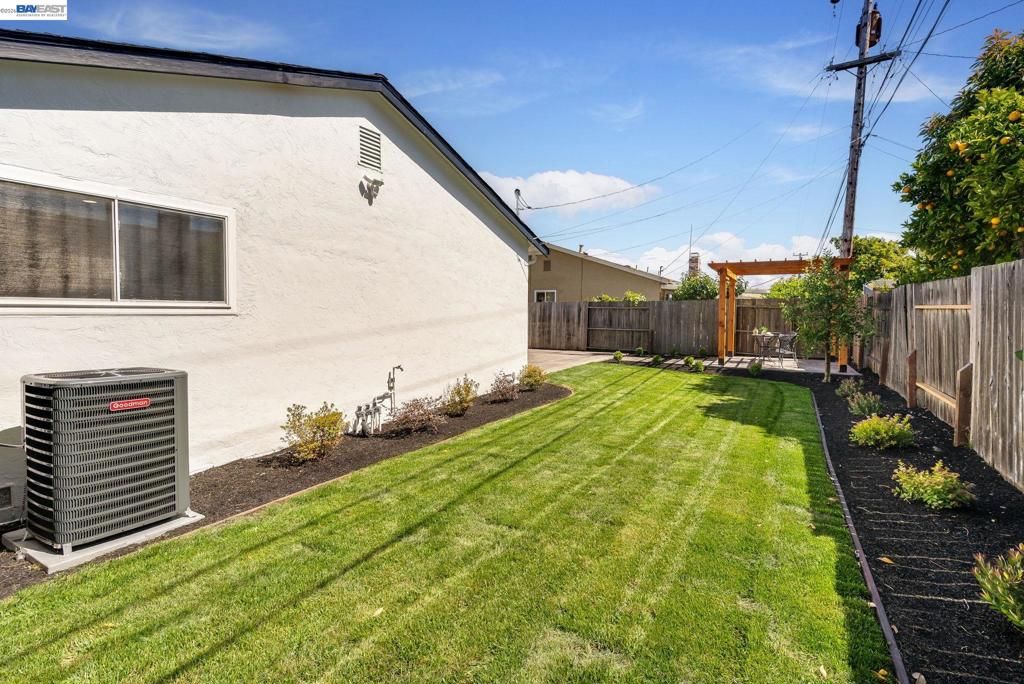 Image 37 of property listing at 25589 Belhaven St, Hayward, CA 94545