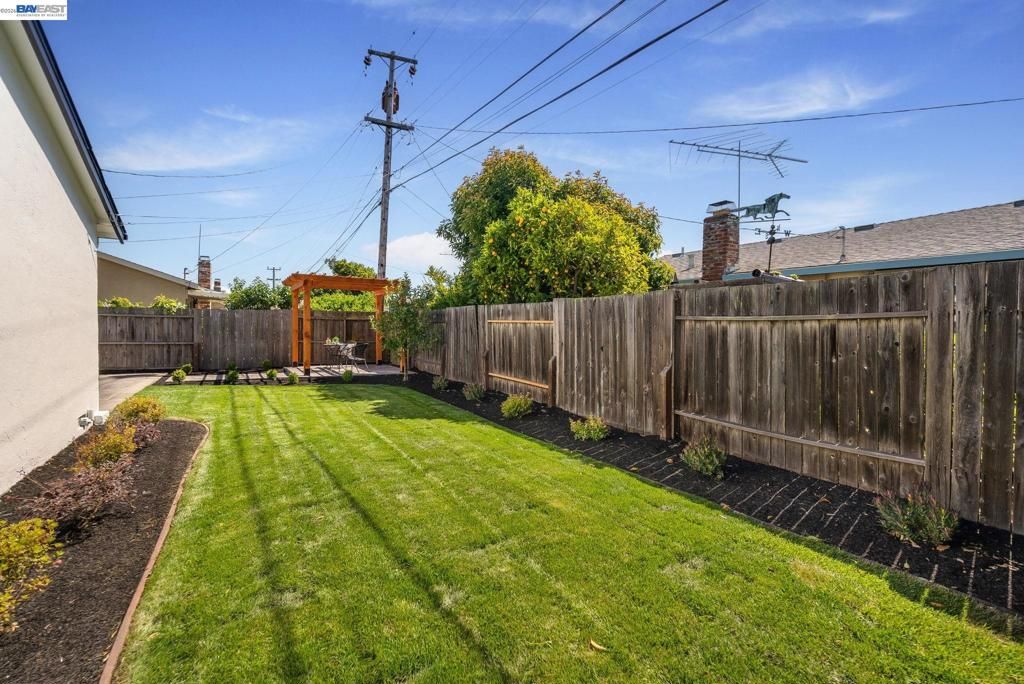 Image 39 of property listing at 25589 Belhaven St, Hayward, CA 94545