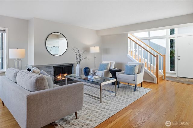 7038 52nd Avenue NE, Seattle, WA 98115