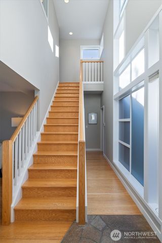 7038 52nd Avenue NE, Seattle, WA 98115