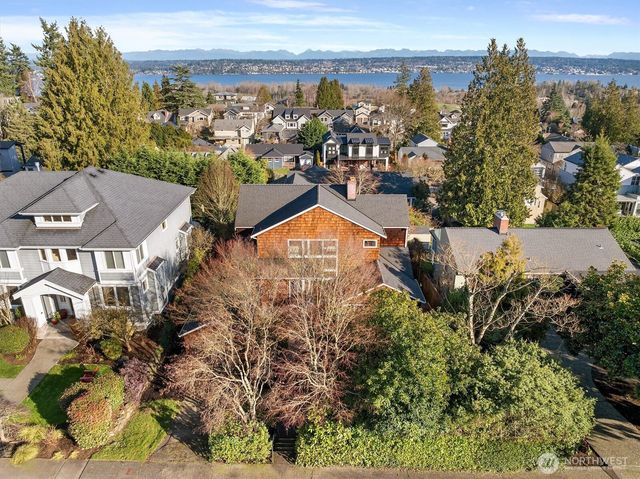 7038 52nd Avenue NE, Seattle, WA 98115