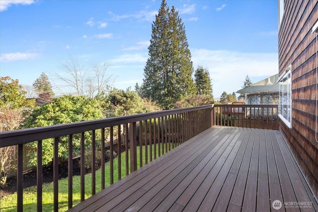 7038 52nd Avenue NE, Seattle, WA 98115