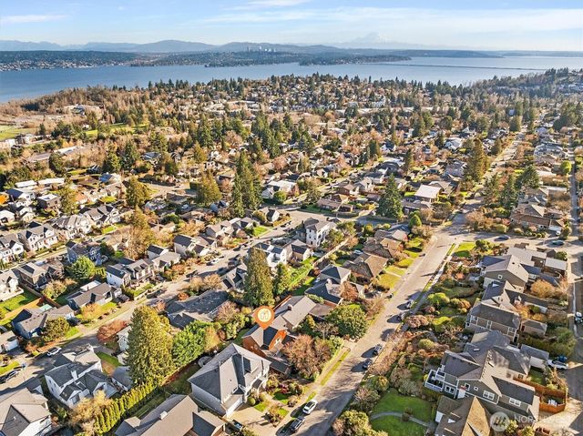 7038 52nd Avenue NE, Seattle, WA 98115