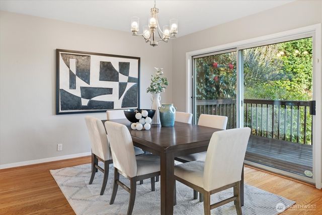 7038 52nd Avenue NE, Seattle, WA 98115