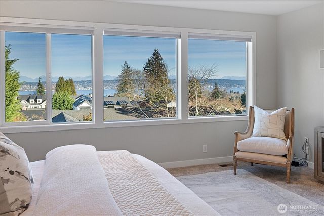 7038 52nd Avenue NE, Seattle, WA 98115