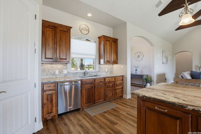 211 Siena Woods, Marion, TX 78124