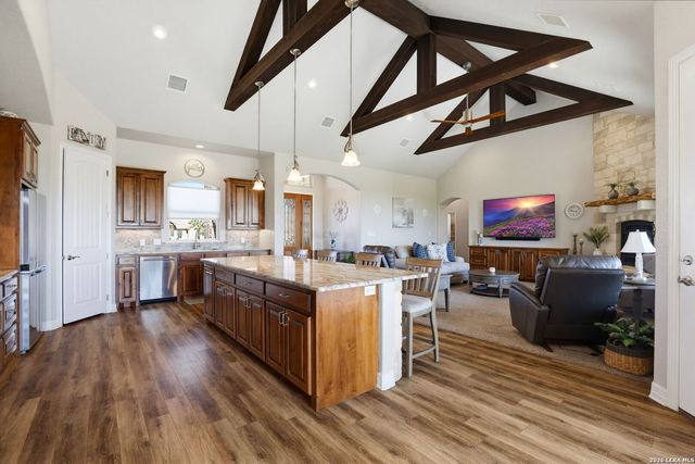 211 Siena Woods, Marion, TX 78124