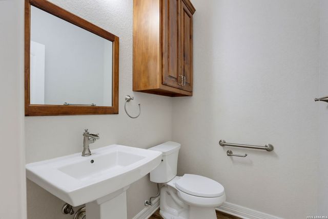 211 Siena Woods, Marion, TX 78124